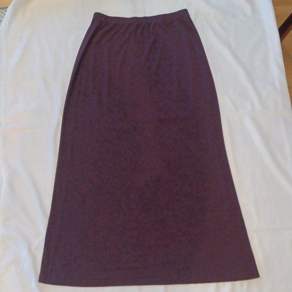 Womans Medium M Long Maxi Skirt Dark Burgundy - Picture 1 of 7